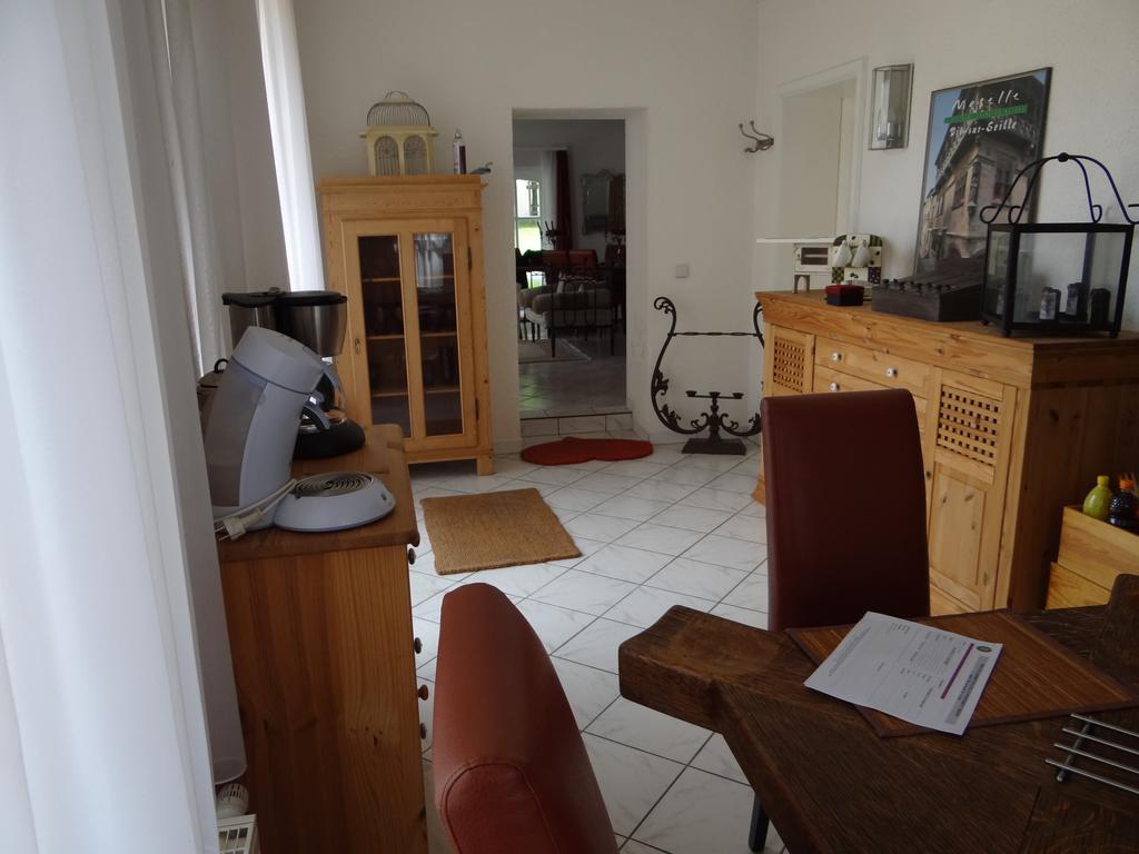 Chateau Mesny Gite Au Fil Des Pages Vic-sur-Seille Bagian luar foto