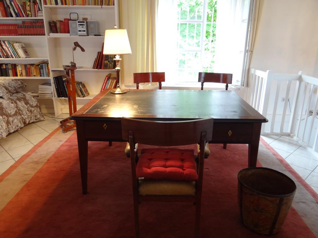 Chateau Mesny Gite Au Fil Des Pages Vic-sur-Seille Bagian luar foto