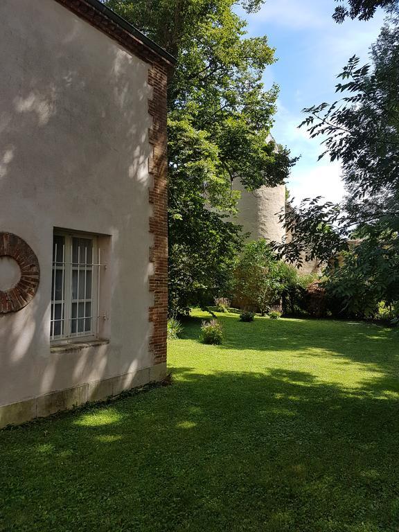 Chateau Mesny Gite Au Fil Des Pages Vic-sur-Seille Bagian luar foto